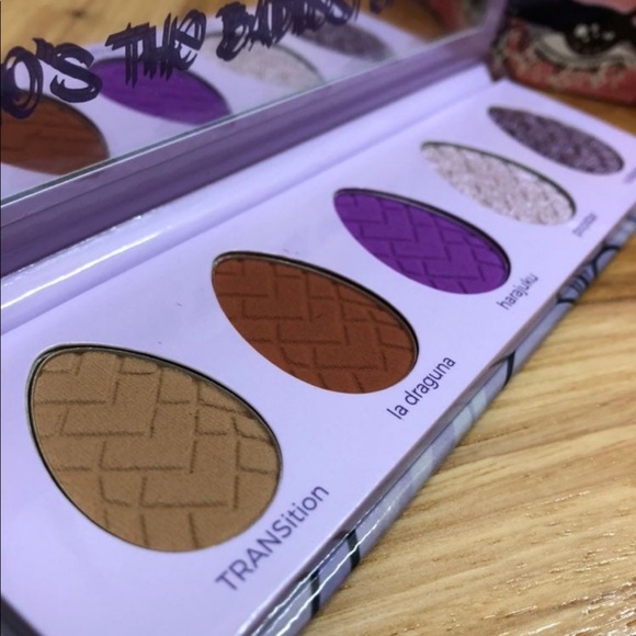 NEW! DRAGUN BEAUTY
Fantasy Palette Vol. I - Picture 10 of 11